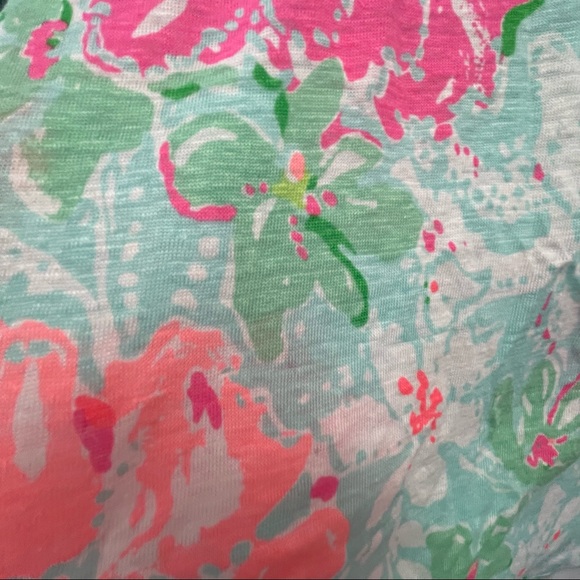 Lilly Pulitzer Duval Top in Beach Walk Poolside Blue Print. Small. - Picture 5 of 7